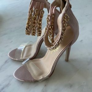 So me ankle chain strap heel size 6.5